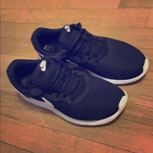 Nike sneakers - worn once - like brand new🌸NO BOX